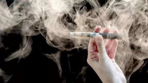 電子煙退出互聯(lián)網(wǎng)銷售渠道對于保護(hù)未成年人是件好事！