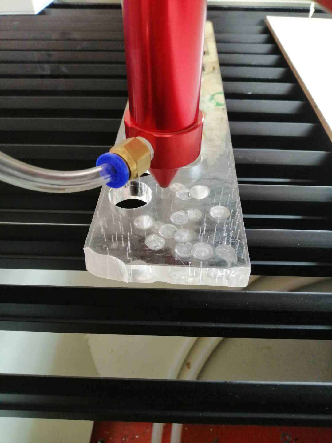 亞加力激光切割雕刻機有哪些機型規(guī)格！