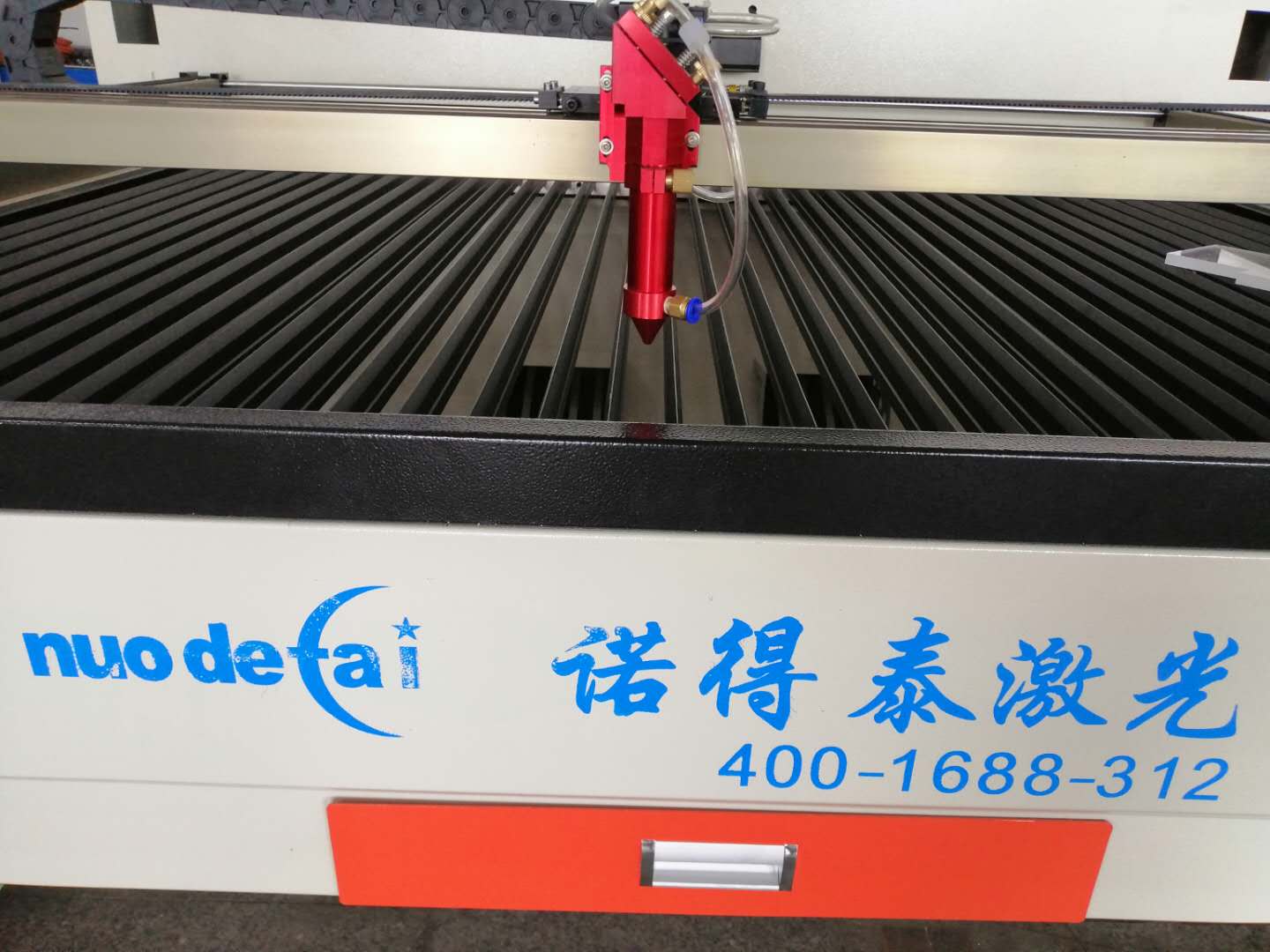 厚亞克力激光切割機在切割的時候難點該如何解決！