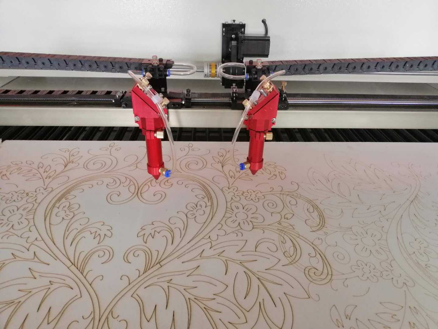 關(guān)于廣告工藝品亞克力材料用激光切割機雕刻的參數(shù)設(shè)置！