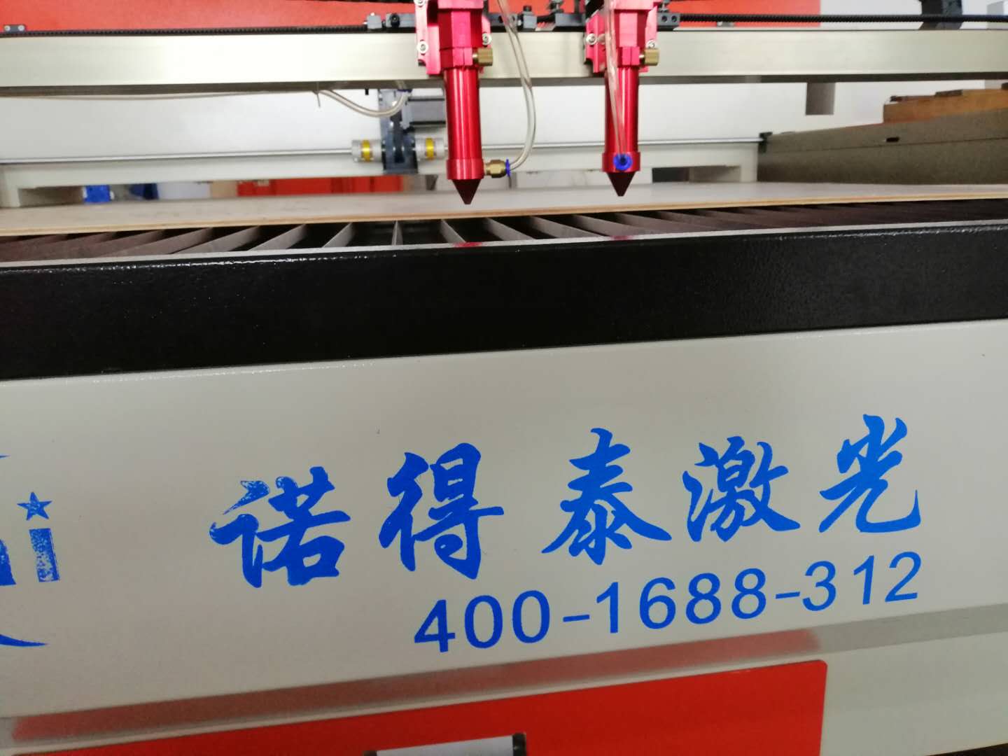 玻璃管二氧化碳激光切割機只出現(xiàn)一些微弱的光是什么原因？
