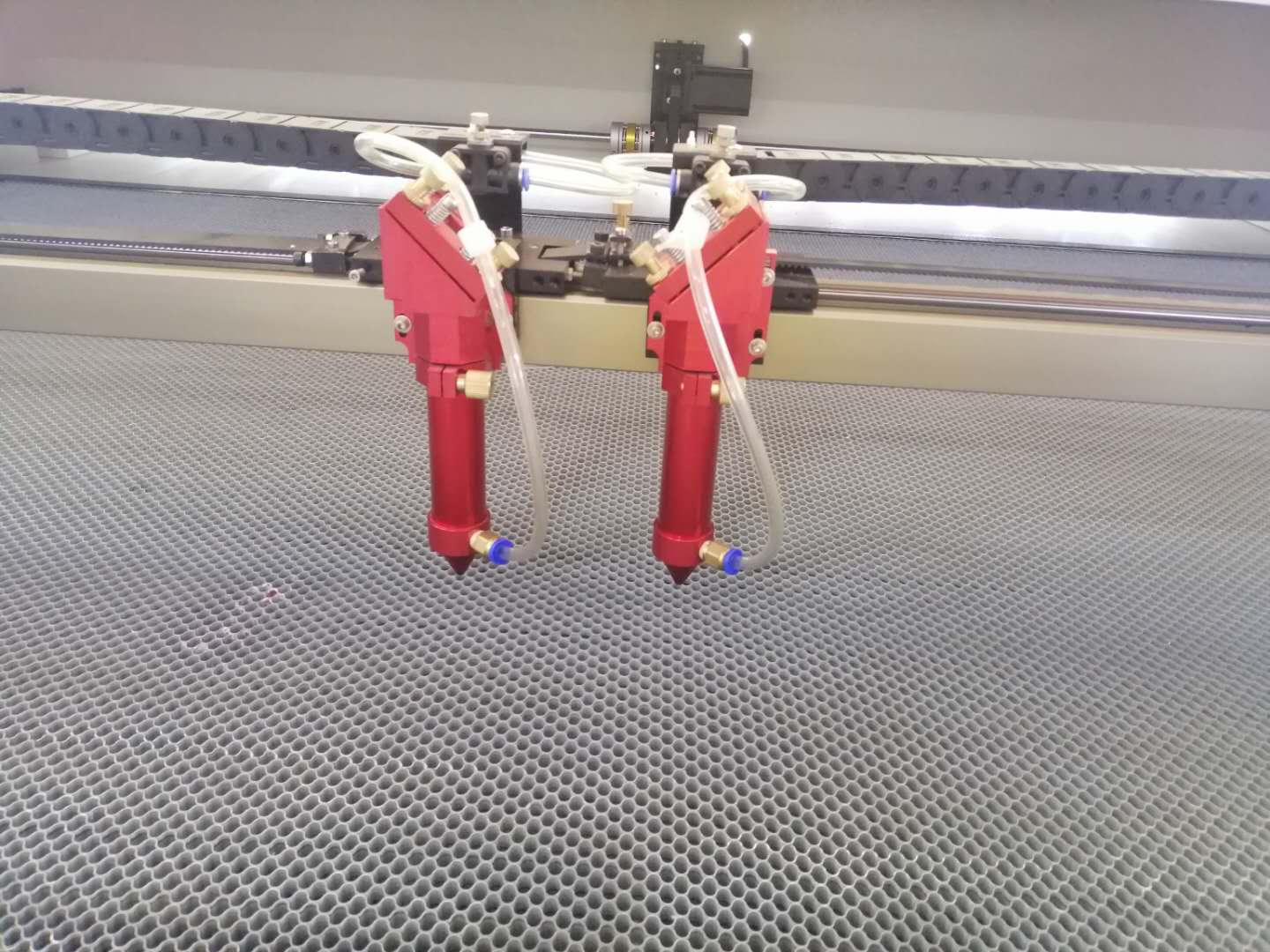 激光切割機(jī)誤差形成的主要原因有哪些？