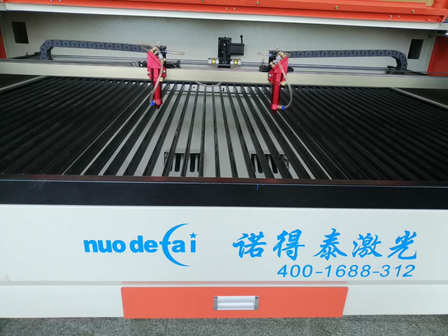 三大因素導(dǎo)致激光切割機(jī)價(jià)格急鋸下降！
