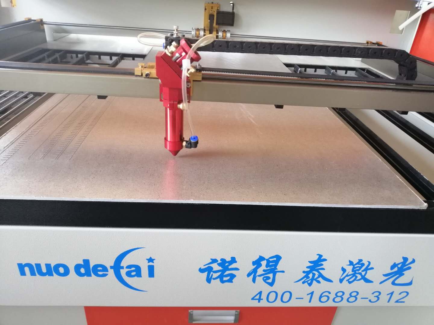 諾得泰亞克力激光切割機(jī)價(jià)格需要多少錢一臺(tái)？